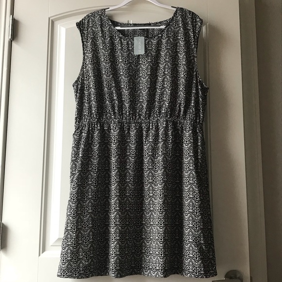 NWT Forever 21 B&W A-Line Dress - Picture 1 of 4